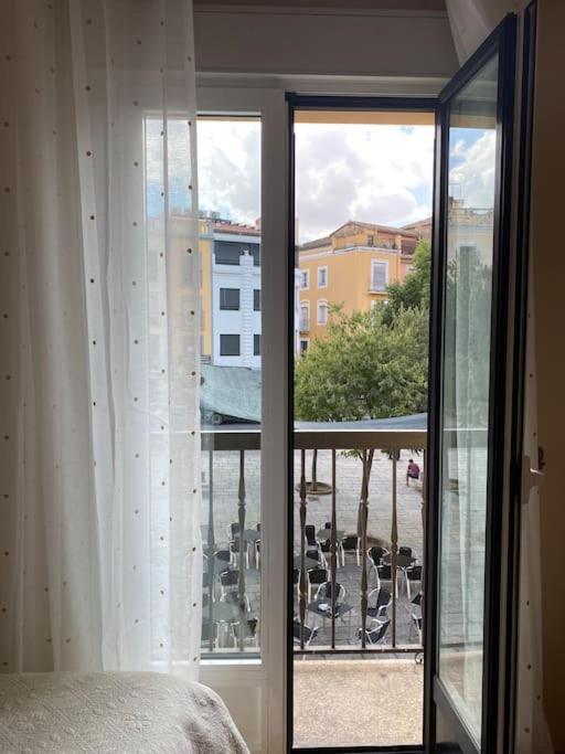 Lovely 2 Bedrooms Apartment Main Square 普拉森西亚 外观 照片