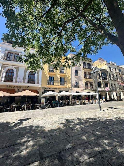 Lovely 2 Bedrooms Apartment Main Square 普拉森西亚 外观 照片